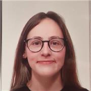 Chica de 18 años ofrece clases particulares a niñas y niños de primaria y secundaria